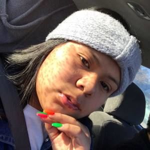 Meet your Posher, Mia